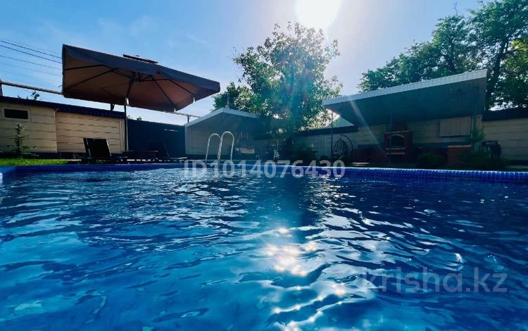 Дом · 4 комнаты · 410 м², мкр Ерменсай, Торангы 23 за 170 000 ₸ в Алматы, Бостандыкский р-н — фото 2