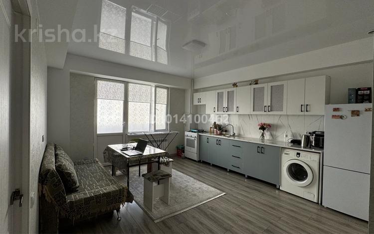 1-бөлмелі пәтер · 52 м² · 1/5 қабат, Абылай хана 2/5 — 8 блок 1 кв, бағасы: 24 млн ₸ в Каскелене — фото 2