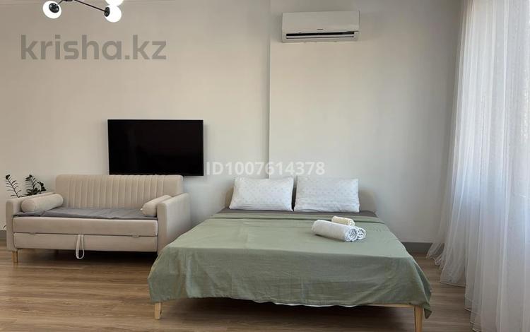 1-комнатная квартира · 47 м² · 12/14 этаж, Мкр. Самал-3 15 за 25 000 ₸ в Алматы, Медеуский р-н — фото 2