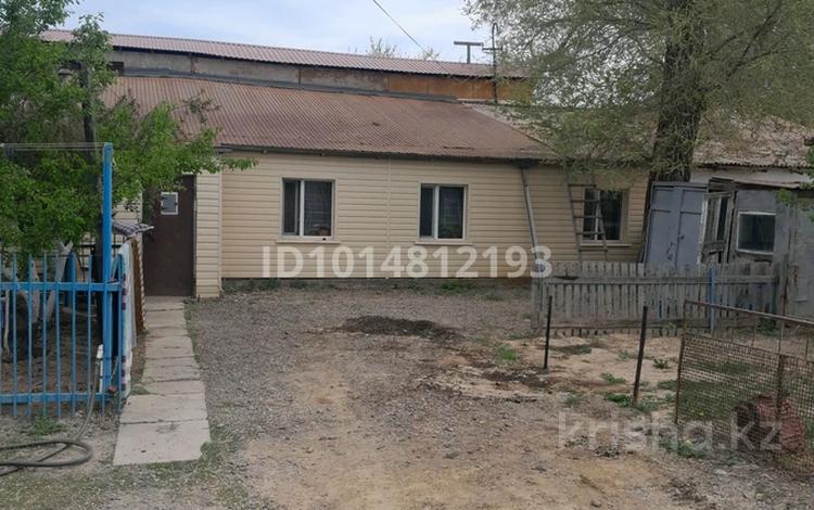 Отдельный дом · 3 комнаты · 80 м² · 8 сот., Темір қазық 5.3 5.3 — Экспедиция темір қазық 5.3 за 13 млн ₸ в Жезказгане — фото 2