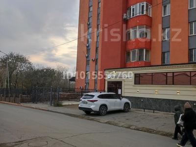 4 комнаты · 85 м² · 1/10 этаж, Уранхаева 1 — Астановка НАРОДНАЯ, Университет,Шакаримат,Адал за 150 000 ₸ в Семее