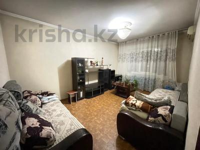 2-комнатная квартира, 54 м², 6/9 этаж, мкр Аксай-2 68 за 30.5 млн 〒 в Алматы, Ауэзовский р-н