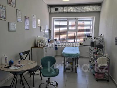 Сұлулық салондары, кабинеттер және жұмыс орындары · 17 м², бағасы: 60 000 ₸ в Актау, 4-й мкр