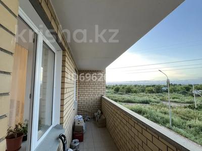 2-комнатная квартира · 81.8 м² · 2/9 этаж, Ладожская 27 — М-н Достык за 34 млн 〒 в Павлодаре