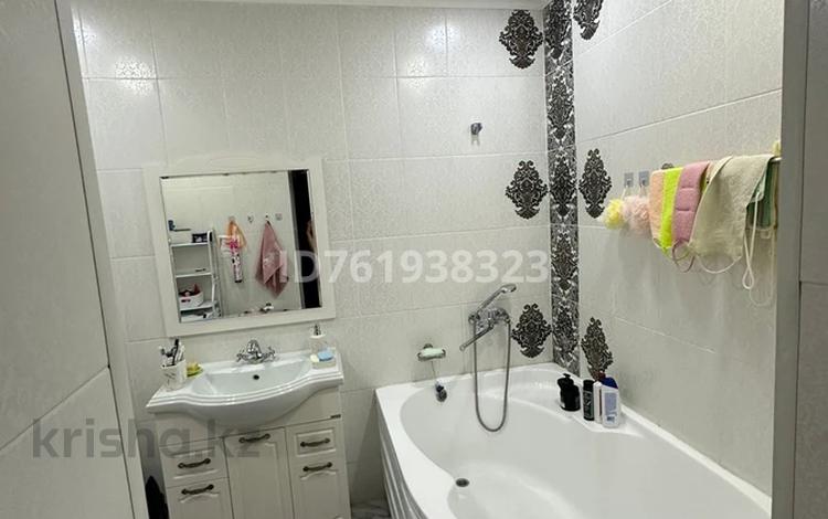 3-бөлмелі пәтер · 84 м² · 3/5 қабат, Ғарышкерлер 50а, бағасы: 37.7 млн ₸ в Жезказгане — фото 2