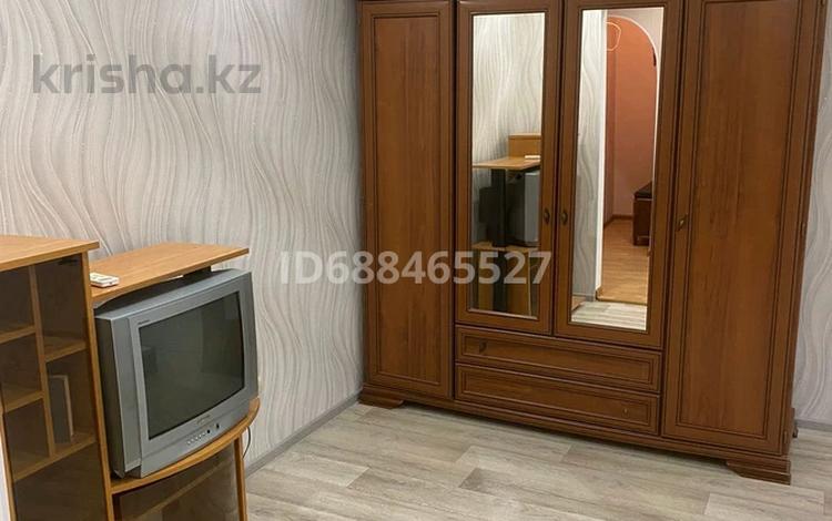 1-комнатная квартира · 34 м², мкр 4 10 за 100 000 ₸ в Уральске — фото 3