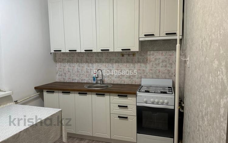 1-бөлмелі пәтер · 38 м² · 8/9 қабат, 5 мкр 2, бағасы: 14.5 млн ₸ в Аксае — фото 2