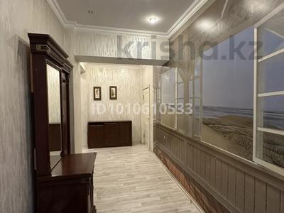 4-комнатная квартира · 200 м² · 1/15 этаж, мкр Керемет 7 к25 — Наурызбай батыра за 35 000 〒 в Алматы, Бостандыкский р-н