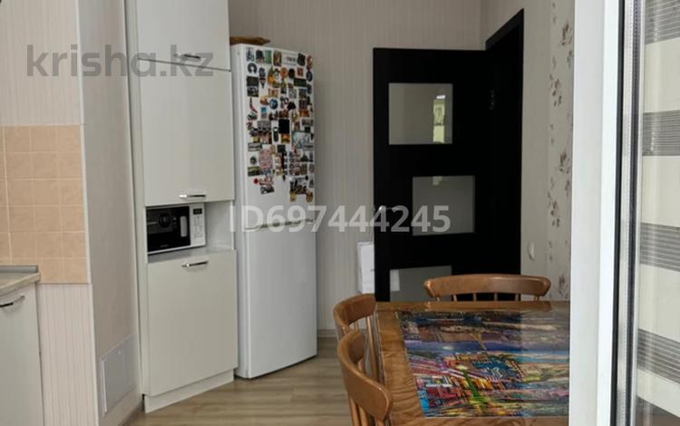 1-комнатная квартира · 49 м² · 7/10 этаж, мкр Каргалы, КенесарыХан 54 за 40 млн ₸ в Алматы, Наурызбайский р-н — фото 2