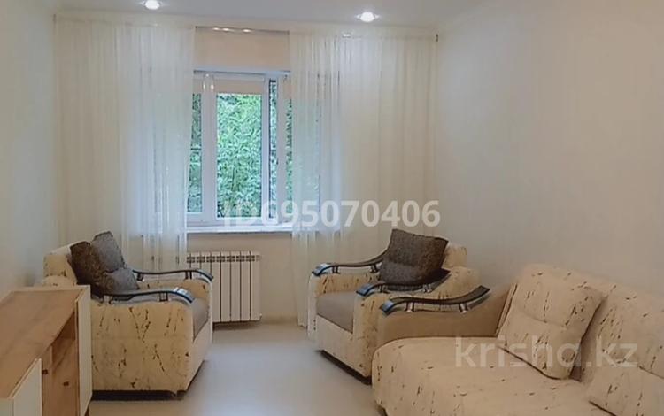 2-бөлмелі пәтер · 40 м² · 3/3 қабат, мкр №2 10 — Жубанова-Алтынсарина, бағасы: 250 000 ₸ в Алматы, Ауэзовский р-н — фото 2