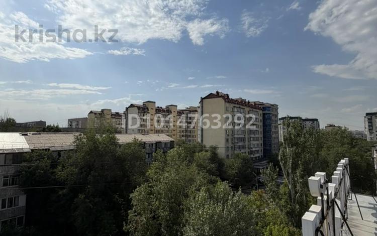 2-комнатная квартира · 50 м² · 4/4 этаж, мкр Аксай-3 10а/1 за 10 000 ₸ в Алматы, Ауэзовский р-н — фото 2