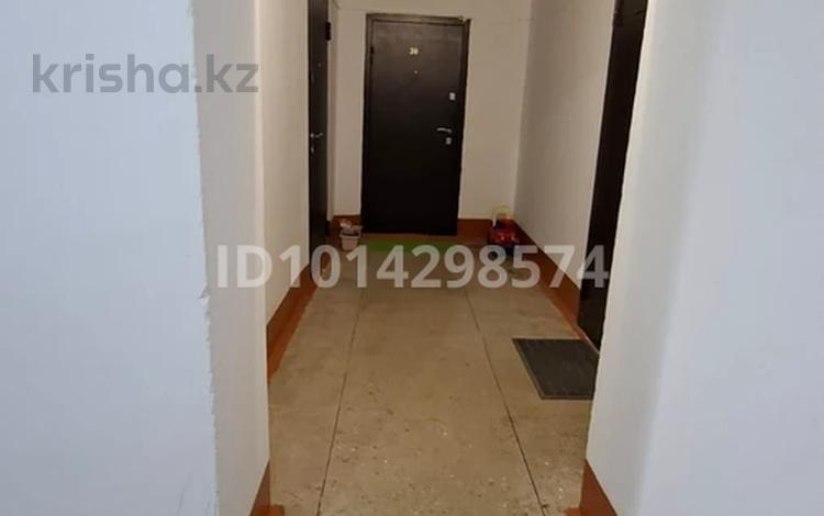 3-бөлмелі пәтер · 80 м² · 7/10 қабат, Набережная 84А 84А, бағасы: 27 млн ₸ в Актобе, мкр. Курмыш — фото 2