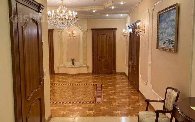 4-комнатная квартира · 219 м² · 6/7 этаж, Достык 132 за 229 млн ₸ в Алматы, Медеуский р-н — фото 2