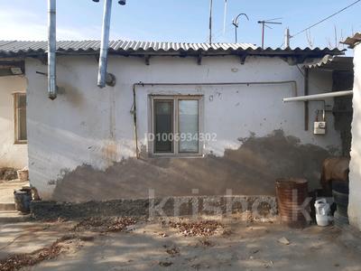 Отдельный дом · 3 комнаты · 100 м², Байжанов 49 — Бекзат мөлтек ауданы за 35 000 〒 в Туркестане