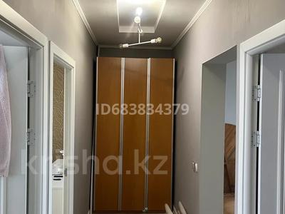 Пәтерлер в Мангистауской обл.: 3-бөлмелі пәтер · 73.4 м² · 4/5 қабат, 5-й мкр 24, бағасы: 24.5 млн 〒 3-бөлмелі пәтер · 73.4 м² · 4/5 қабат, 5-й мкр 24, бағасы: 24.5 млн 〒 в Актау