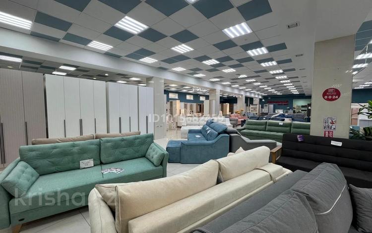 Свободное назначение, офисы, магазины и бутики · 4000 м² за 1.2 млрд ₸ в Уральске — фото 3