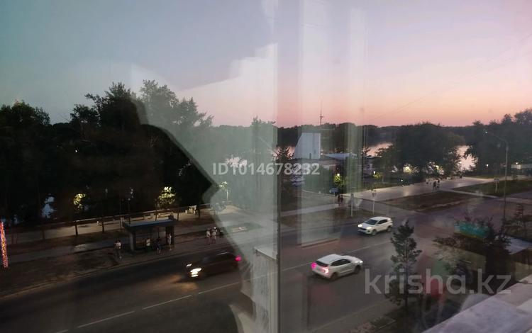 3-комнатная квартира · 65 м² · 4/10 этаж, Майры за 31 млн ₸ в Павлодаре — фото 2