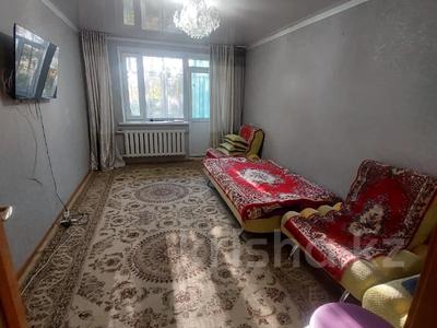 2-бөлмелі пәтер, 50 м², 1/5 қабат, Абылай хана, бағасы: 15 млн 〒 в Талдыкоргане