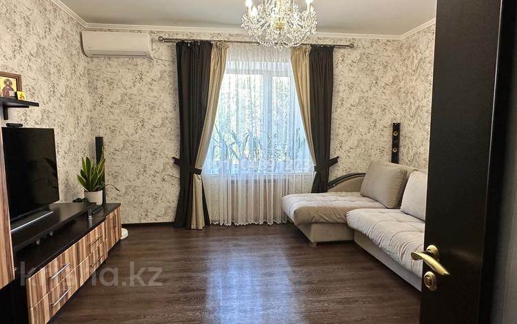 2-комнатная квартира · 57 м² · 2/2 этаж, Майкудук за 16.5 млн ₸ в Караганде, Алихана Бокейханова р-н — фото 2