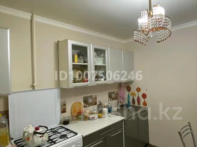 2-бөлмелі пәтер · 54 м² · 1/5 қабат, мкр Жилгородок, Бейбітшілік — жилгородкой базар, бағасы: 14.5 млн ₸ в Актобе