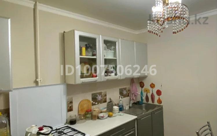 2-бөлмелі пәтер · 54 м² · 1/5 қабат, мкр Жилгородок, Бейбітшілік — жилгородкой базар, бағасы: 14.5 млн ₸ в Актобе — фото 2