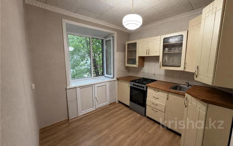 2-комнатная квартира · 42 м² · 1/4 этаж, пр. Строителей за 5 млн ₸ в Темиртау — фото 7