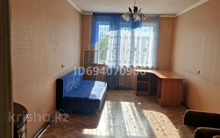 2-комнатная квартира, 52 м², 8/9 этаж, Камзина 70 за 17.7 млн 〒 в Павлодаре — фото 2