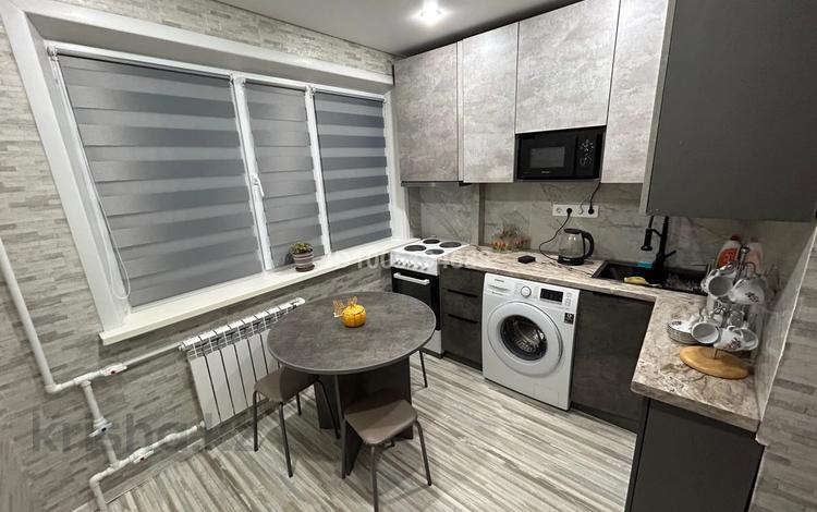 2-комнатная квартира · 50 м² · 7/9 этаж, мкр Юго-Восток, Сатыбалдина 18 — Новая корзина, СШ #15, 27, лицей 57 за 220 000 〒 в Караганде, Казыбек би р-н — фото 2