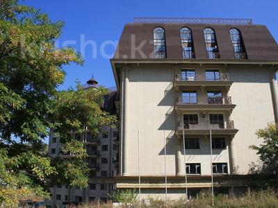 2-комнатная квартира · 84.3 м², Омаровой 35/1 за ~ 64.6 млн 〒 в Алматы, Медеуский р-н
