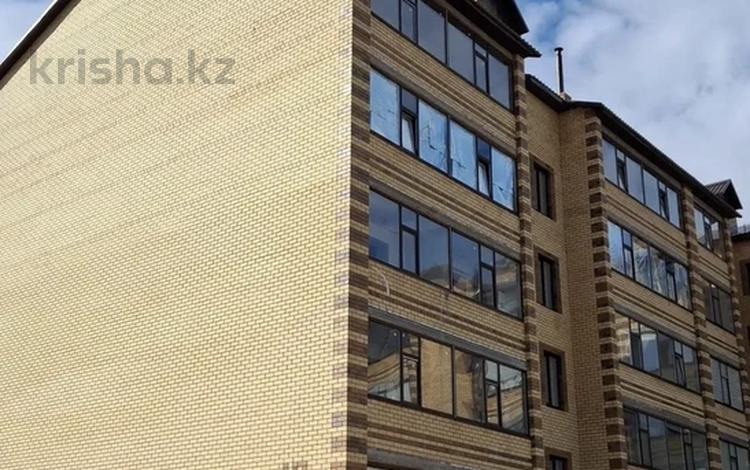 1-комнатная квартира · 52 м² · 1/5 этаж, мкр. Зачаганск пгт, Джакупова 19 за 18.5 млн ₸ в Уральске — фото 2