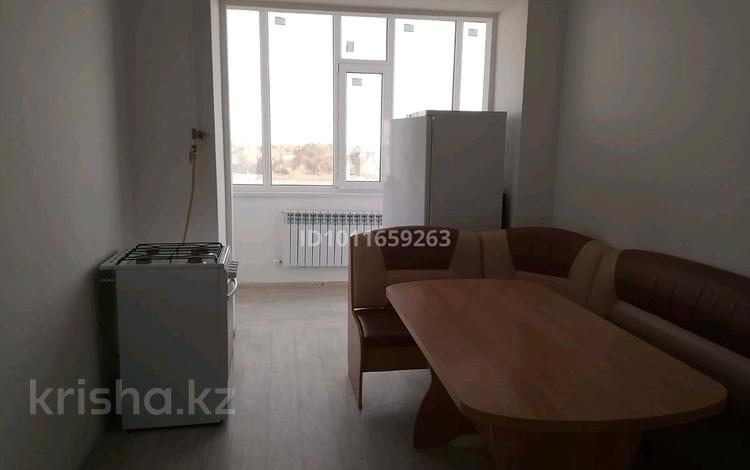 2-комнатная квартира · 63.2 м² · 5/5 этаж, Кеменгер 41 — Магазин Пещеход за 140 000 ₸ в Уральске — фото 2