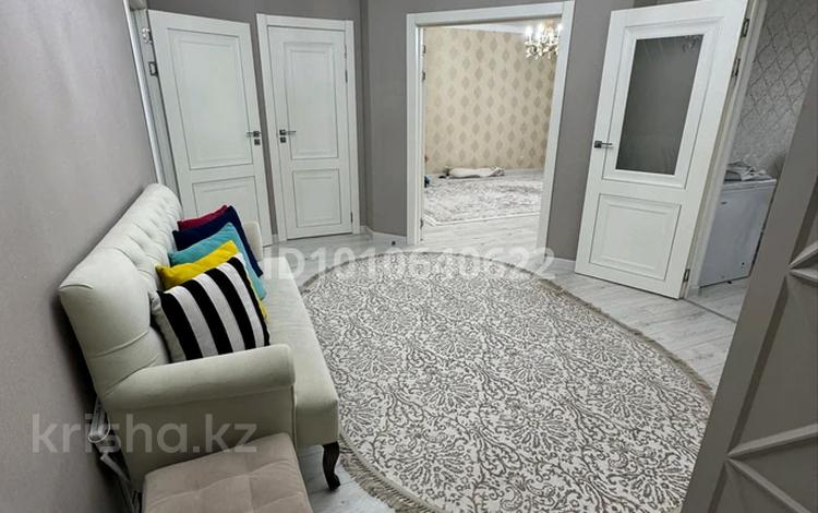 2-комнатная квартира · 88.9 м² · 5/5 этаж, мкр. Алтын орда, Батыс 2 9/5 корпус 1 — пересечение улиц Мангилик ел и Халела Досмухамедова за 35 млн 〒 в Актобе — фото 2