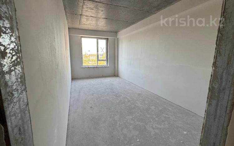 2-комнатная квартира · 59.6 м² · 6/9 этаж, Есенберлина 94 за ~ 32.2 млн 〒 в Усть-Каменогорске — фото 2