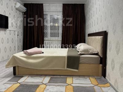 Аренда квартир по часам в Атырауской обл.: 1-комнатная квартира · 40 м² · 2/5 этаж · по часам, Привокз 3а мкр — Рядом ресторан Балхия за 2 000 〒 1-комнатная квартира · 40 м² · 2/5 этаж · по часам, Привокз 3а мкр — Рядом ресторан Балхия за 2 000 〒 в Атырау, мкр Привокзальный-3А