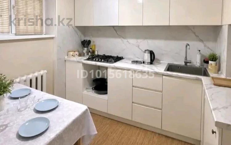 2-бөлмелі пәтер · 55 м² · 4/9 қабат, Гүлдер 3 ш/а., Юго-Восток ш/а., Гүлдер 3 ш/а., бағасы: 200 000 ₸ в Караганде, Казыбек би р-н — фото 2