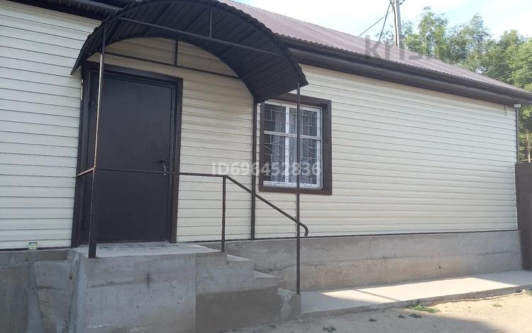 Отдельный дом · 3 комнаты · 60 м², Старый город за 160 000 〒 в Актобе — фото 11