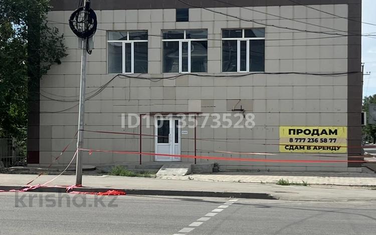 Свободное назначение, офисы, магазины и бутики, общепит, салоны красоты, медцентры и аптеки, образование, развлечения · 800 м² за 310 млн ₸ в Жезказгане — фото 2