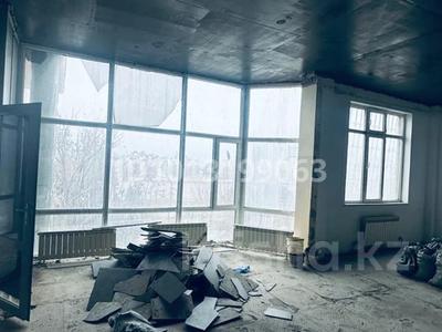 Еркін, кеңселер, дүкендер мен бутиктер, қоймалар, қоғамдық тамақтану орны, сұлулық салондары, медорталықтар мен дәріханалар, білім орталықтары, ойын-сауық · 250 м², бағасы: 120 млн ₸ в Актау, 11-й мкр