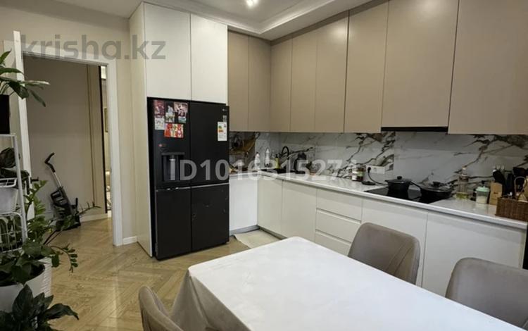 3-комнатная квартира · 90 м² · 2 этаж, Кайыма Мухамедханова 6a за 600 000 ₸ в Астане, Есильский р-н — фото 2
