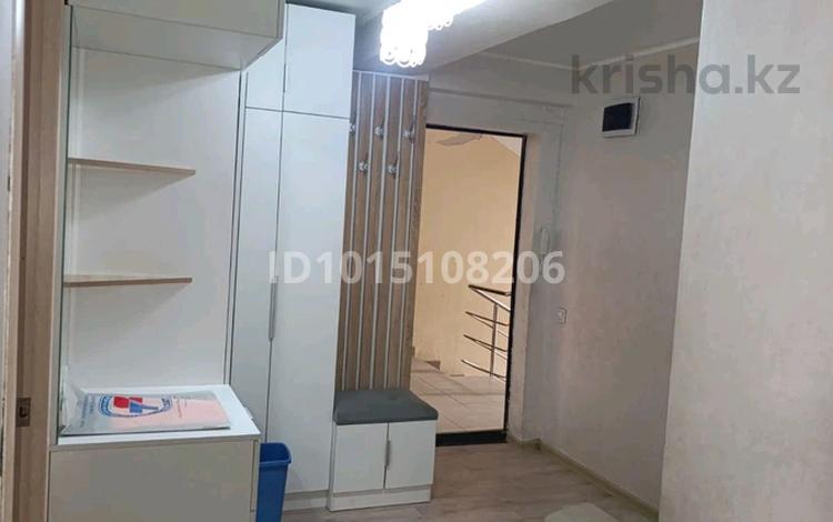 3-бөлмелі пәтер · 80.9 м² · 1/5 қабат, Шұғыла ш/а., Алтын Орда 6/17 к2 кв1 — 207 ші мектептің жанында, бағасы: 40 млн ₸ в Алматы, Наурызбайский р-н — фото 2
