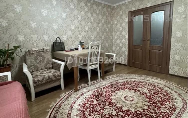 4-комнатная квартира · 74.6 м² · 1/5 этаж, проспект Абая 40 — Революция, ирс за 27.8 млн ₸ в Уральске, мкр Школьник — фото 2