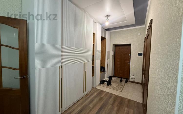 3-комнатная квартира · 107 м² · 4/9 этаж, мкр. Алтын орда, Алия Молдагулова за 46 млн ₸ в Актобе — фото 2
