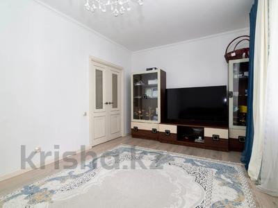 3-комнатная квартира · 80 м² · 4/9 этаж, Сауран 4 за 44.5 млн 〒 в Астане, Есильский р-н