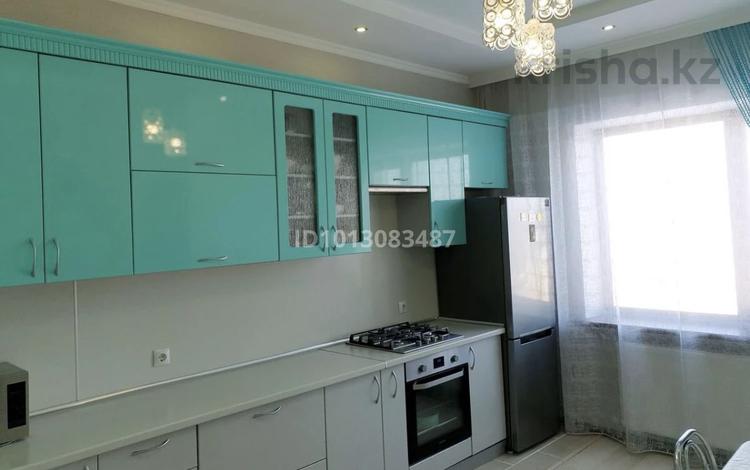 3-комнатная квартира · 92 м² · 5/5 этаж, Молдагуловой 25 — Сити Центр , заправка Helius, гипермаркет Анвар за 26 млн ₸ в Уральске — фото 2