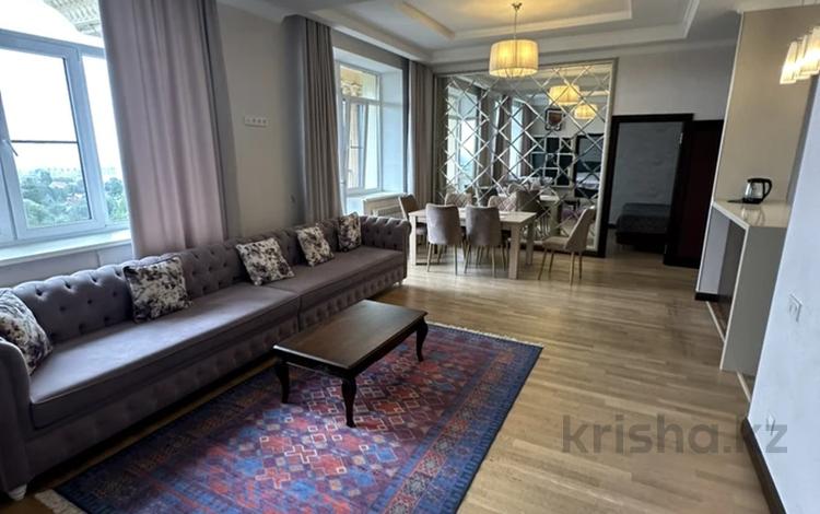 4-комнатная квартира · 130 м² · 4/7 этаж, Омарова 37 за 750 000 ₸ в Алматы, Медеуский р-н — фото 2