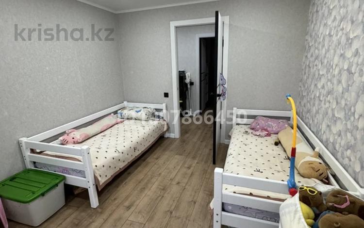 3-бөлмелі пәтер · 65 м² · 3/5 қабат, Абулхаирхана 101/1, бағасы: 28 млн ₸ в Уральске — фото 2
