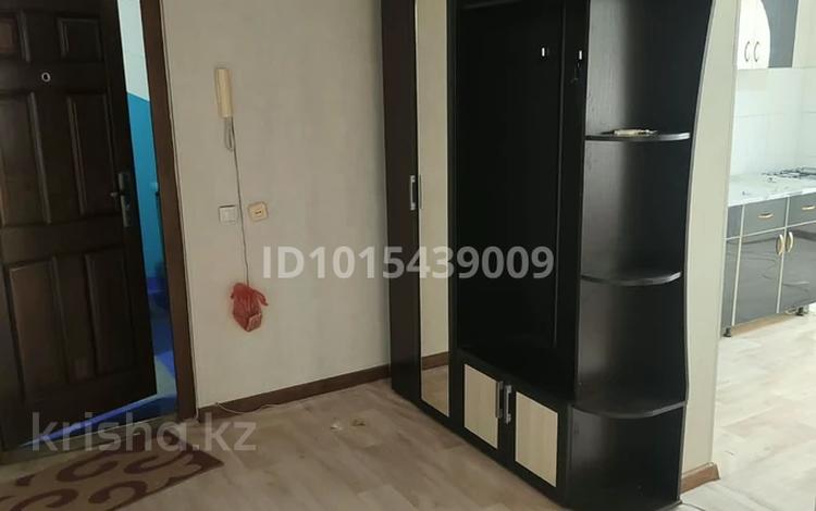 2-бөлмелі пәтер · 52 м² · 5/5 қабат, 2 ш/а., Братьев Жубановых 306, бағасы: 150 000 ₸ в Актобе, мкр 8 — фото 2