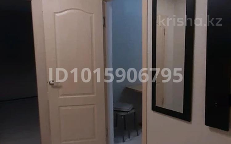 3-комнатная квартира · 65 м² · 4/5 этаж, Хусаинова — Остановка Ахмедияр батыра за 160 000 ₸ в Уральске — фото 2