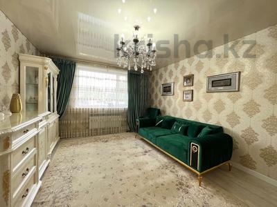 Отдельный дом · 7 комнат · 300 м² · 10 сот., мкр Кунгей , Карибжанова 3 — Мечеть, Баня за 83 млн 〒 в Караганде, Казыбек би р-н