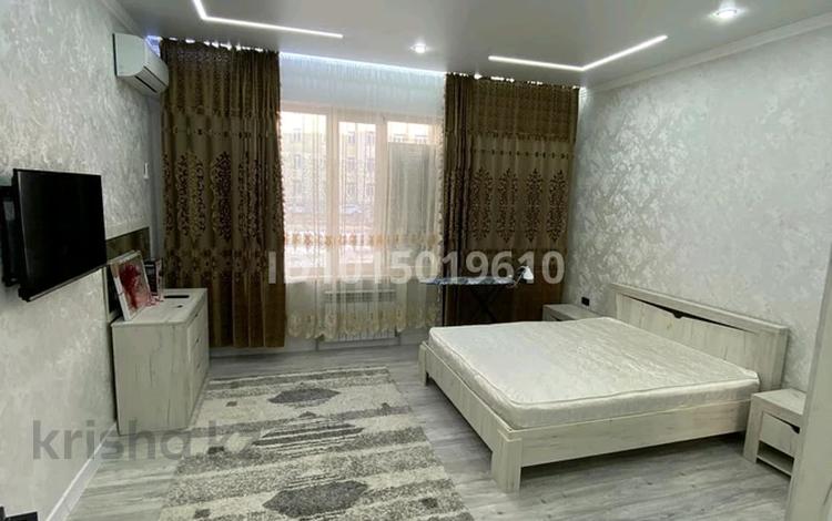 1-комнатная квартира · 53 м² · 1/7 этаж, 20а мкр 21 за 18 000 ₸ в Актау — фото 2